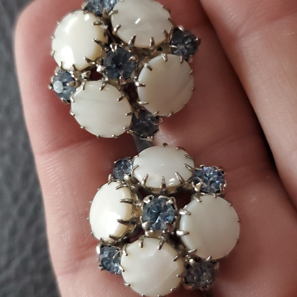 VTG Karu Arke screw-back earrings